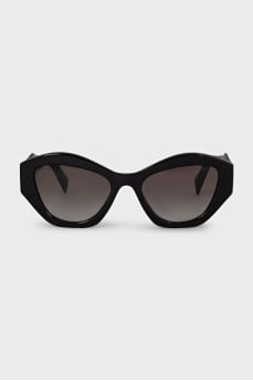 Sunglasses with a shaped black frame