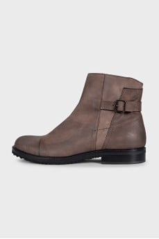 Men's brown leather boots with a zipper