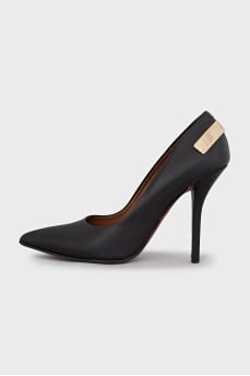 Leather pumps with metallic embellishments
