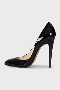 Black patent leather high heel shoes