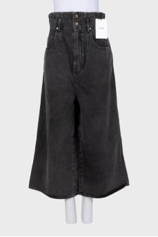 Cropped wide-leg jeans with tag