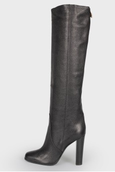 Black leather boots with a dumb sock