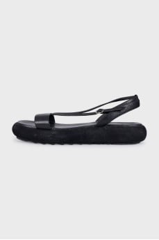 Leather sandals with thin straps
