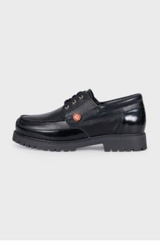 Men's leather shoes with accent details