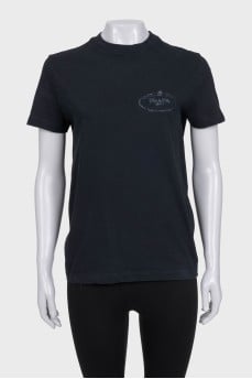 Black straight t-shirt with embroidered logo