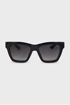Wayfarer sunglasses with black frames