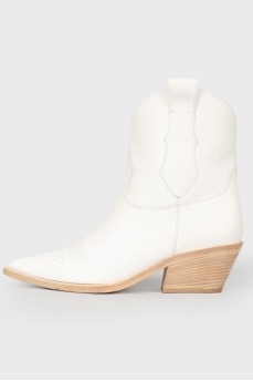 Cossacks embroidery white