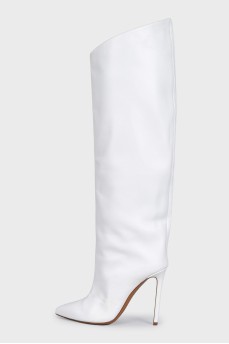 White leather boots with pointed toes