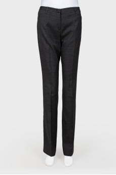 Gray trousers with arrows