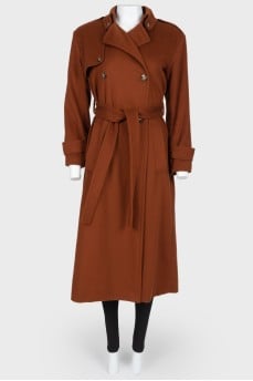 Wool coat in mahogany