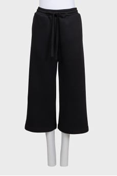 Black cropped sports trousers