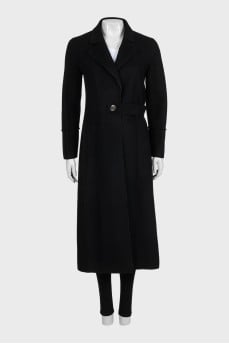 Fitted black coat with a belt