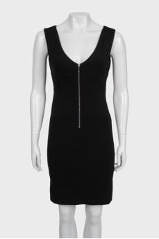 Fitted sleeveless dress with a back zip