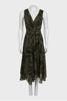 Green fitted dress with a zipper