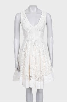 White knitted fitted dress