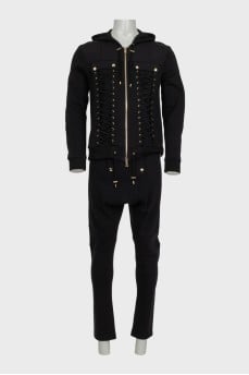 Men's tracksuit decorated with lacing