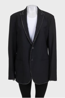 Straight wool jacket decorated with a chain