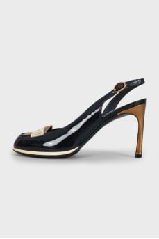 Patent leather slingbacks in dark blue