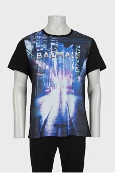 Men's black straight-fit printed T-shirt with tag