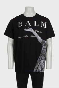 Men's black printed t-shirt with tag