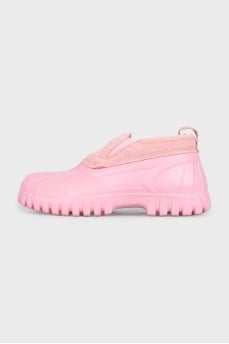 Short pink rubber boots