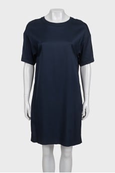 Blue straight-cut dress with short sleeves