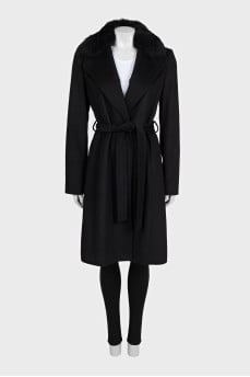 Black coat with a belt and a fur collar