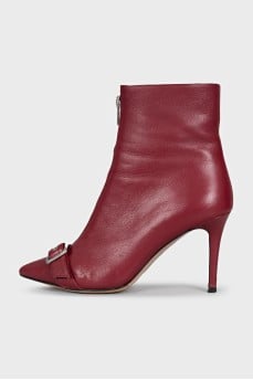 Leather ankle boots with heels and a front zip