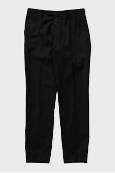 Men's straight black trousers with creases