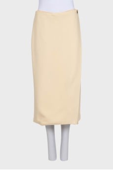 Wide-leg yellow trousers