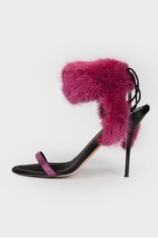 Pink fur sandals