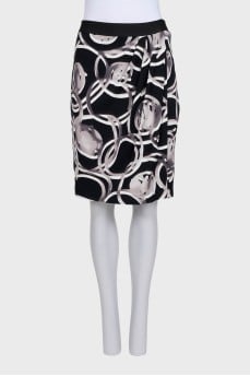 Black and white pencil skirt