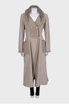Gray coat with a knitted collar
