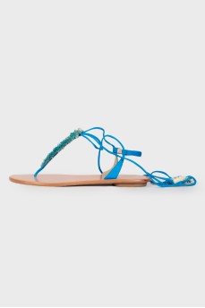 Straw decorated sandals