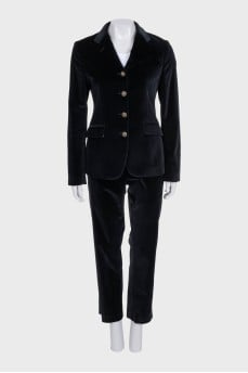 Black velvet straight-cut suit