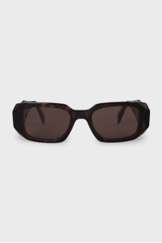 Rectangular sunglasses with a printed pattern and shaped temples