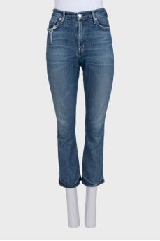 Cropped flared jeans with a mid-rise
