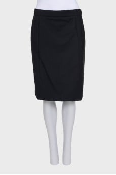 Black pencil skirt with patch pockets