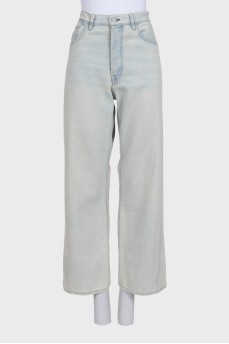 Wide-leg blue jeans with pockets