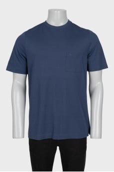 Men's blue t-shirt with patch pocket