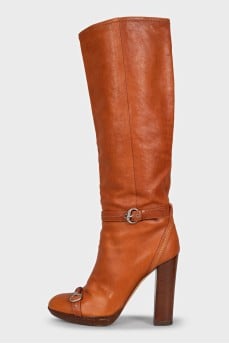 brown leather boots with buckles