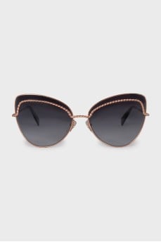 Sunglasses with a gold braided design
