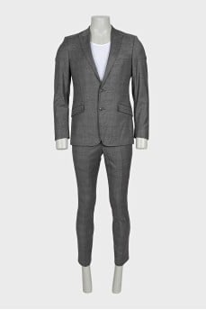 Men's gray single-breasted suit