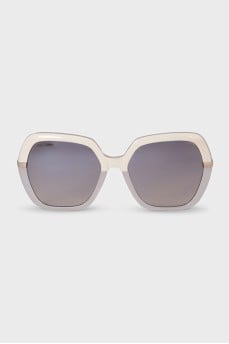 Sunglasses with gradient lenses