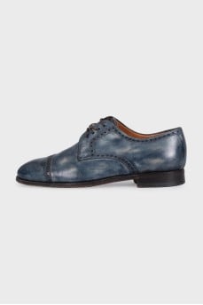 Men's blue distressed shoes