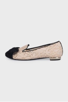 Lace beige ballet flats with a bow