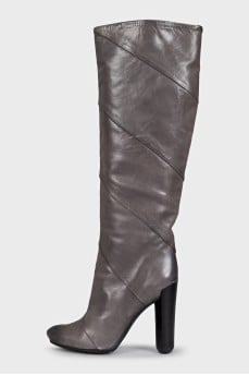 Gray leather boots without fastening