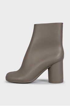 Tabi rubber ankle boots