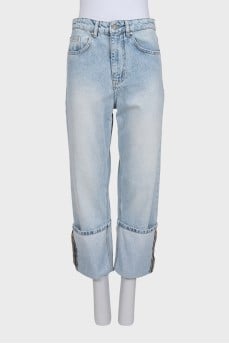 Straight-leg jeans with rolled hem