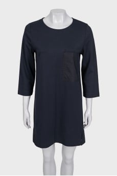 Straight-cut dress with a patch pocket